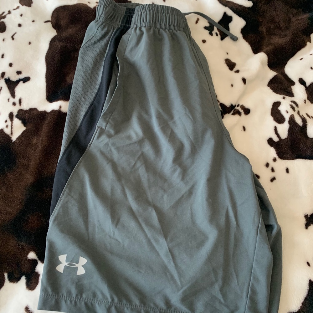 Men’s under armour shorts